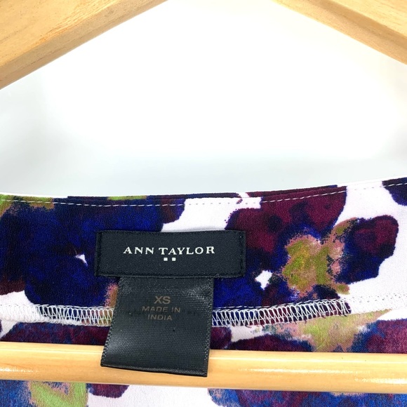 Ann Taylor Womens Tank Top Size XS Blue Floral Stretch Classic career V-neck - Picture 5 of 8